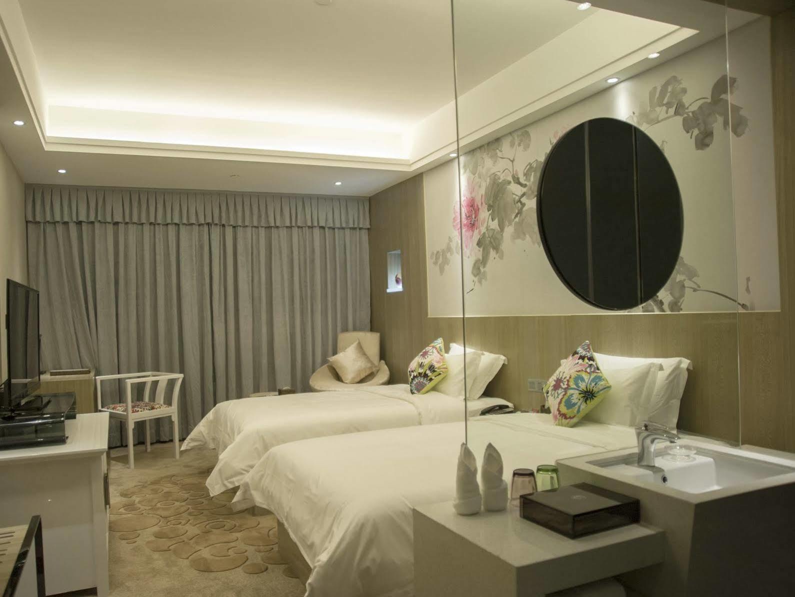 Paco Hotel Tаojin Metro Guangzhou - Free Shuttle Bus For Centen Fair Bagian luar foto